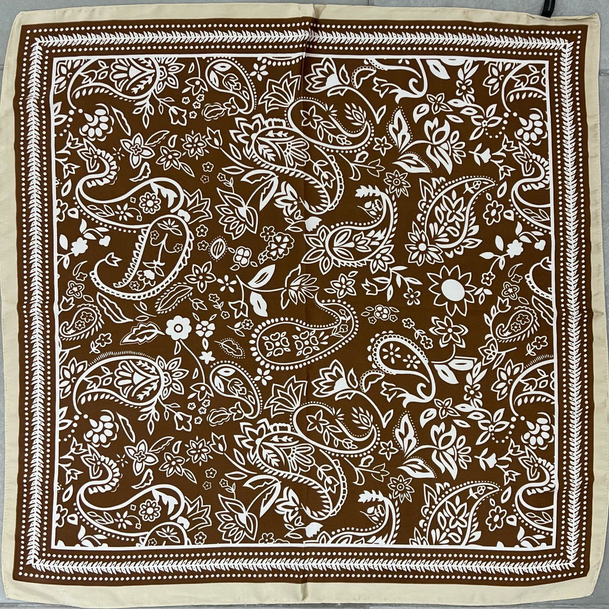 Lenço - 70cm x 70cm