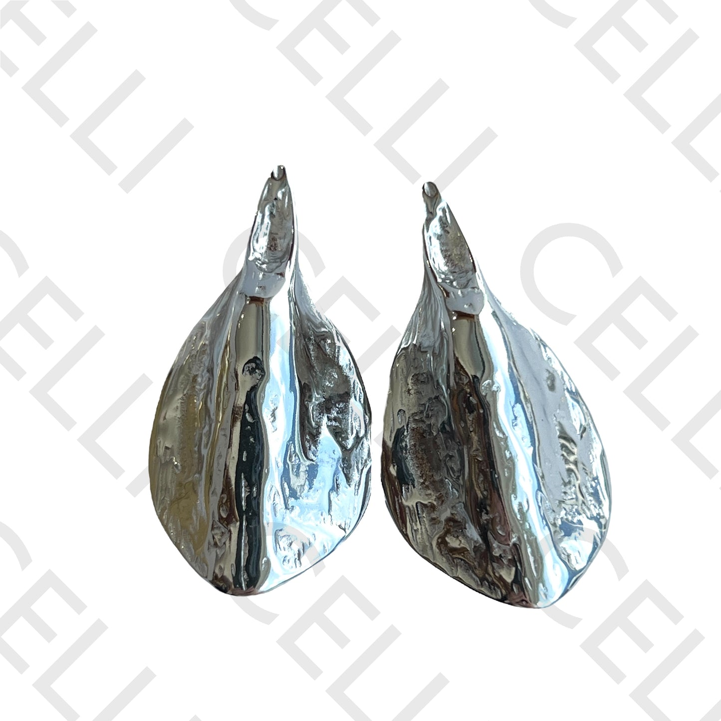 Salto de acero - lámina trabajada