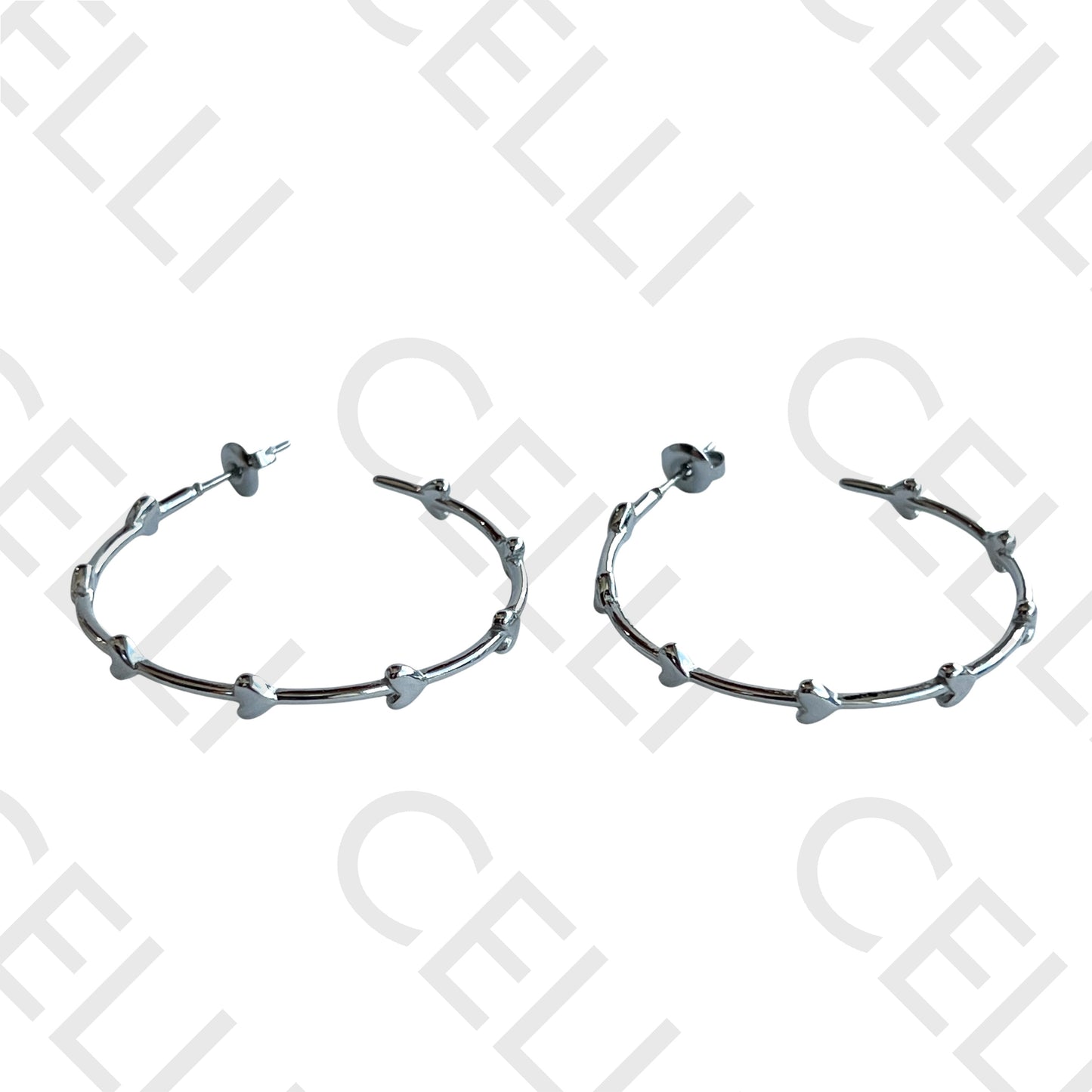 Salto de acero - anillo con corazones