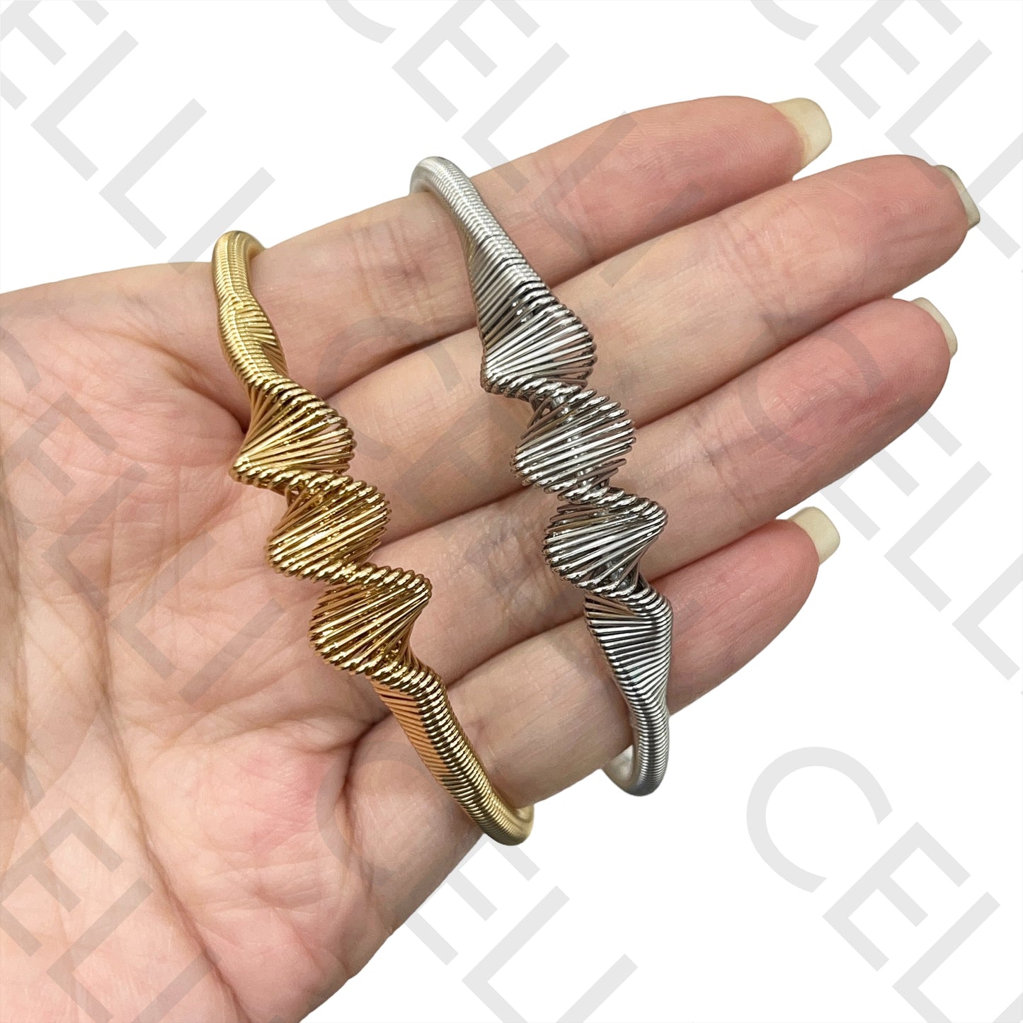 Brazalete de acero - (tipo resorte)