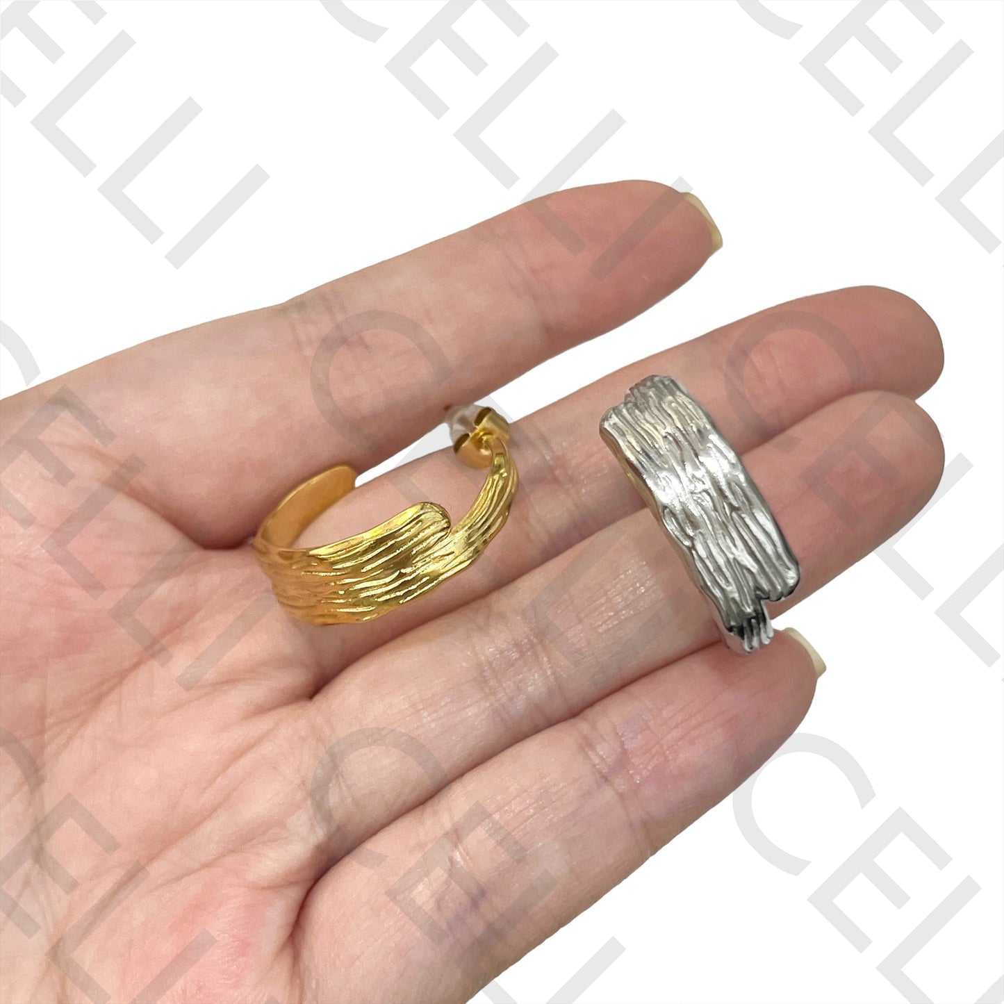 钢制圈形耳环 - 细节装饰