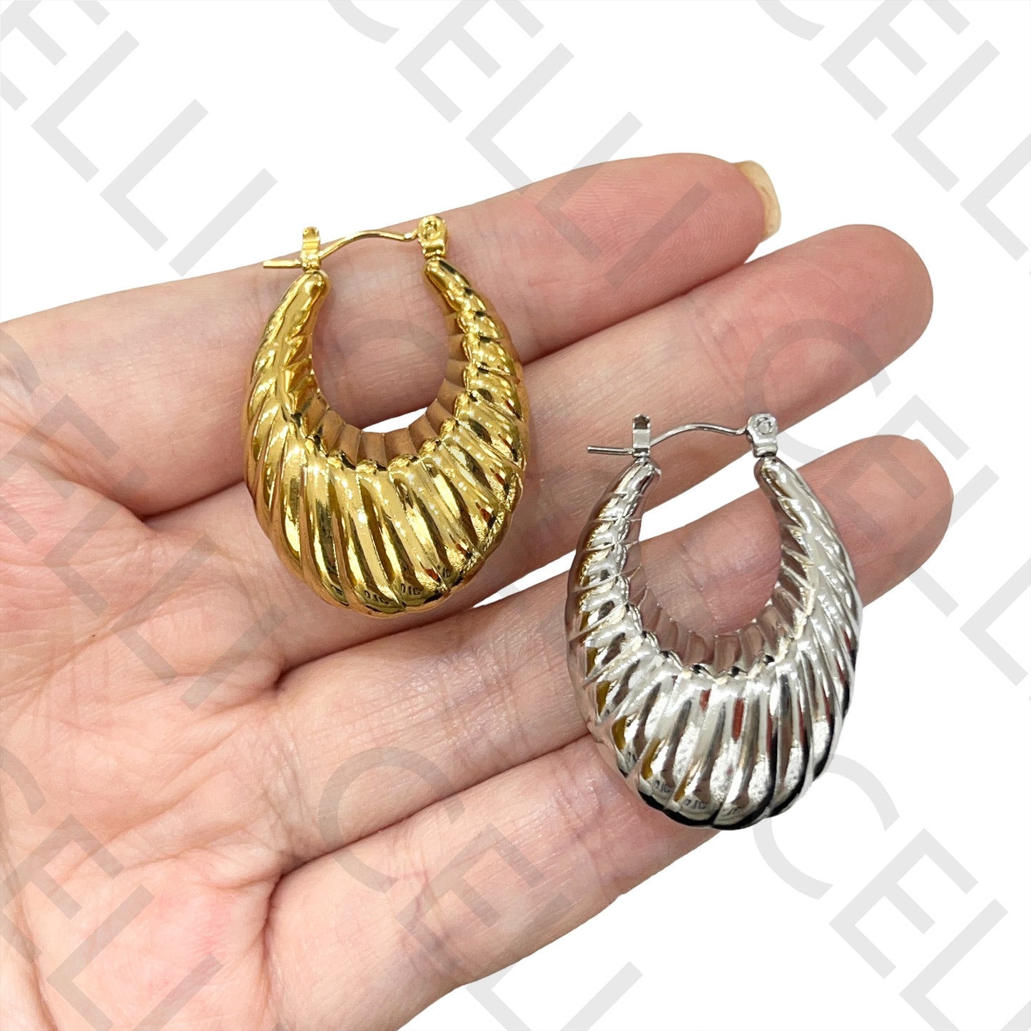 钢制圈形耳环 - 细节装饰