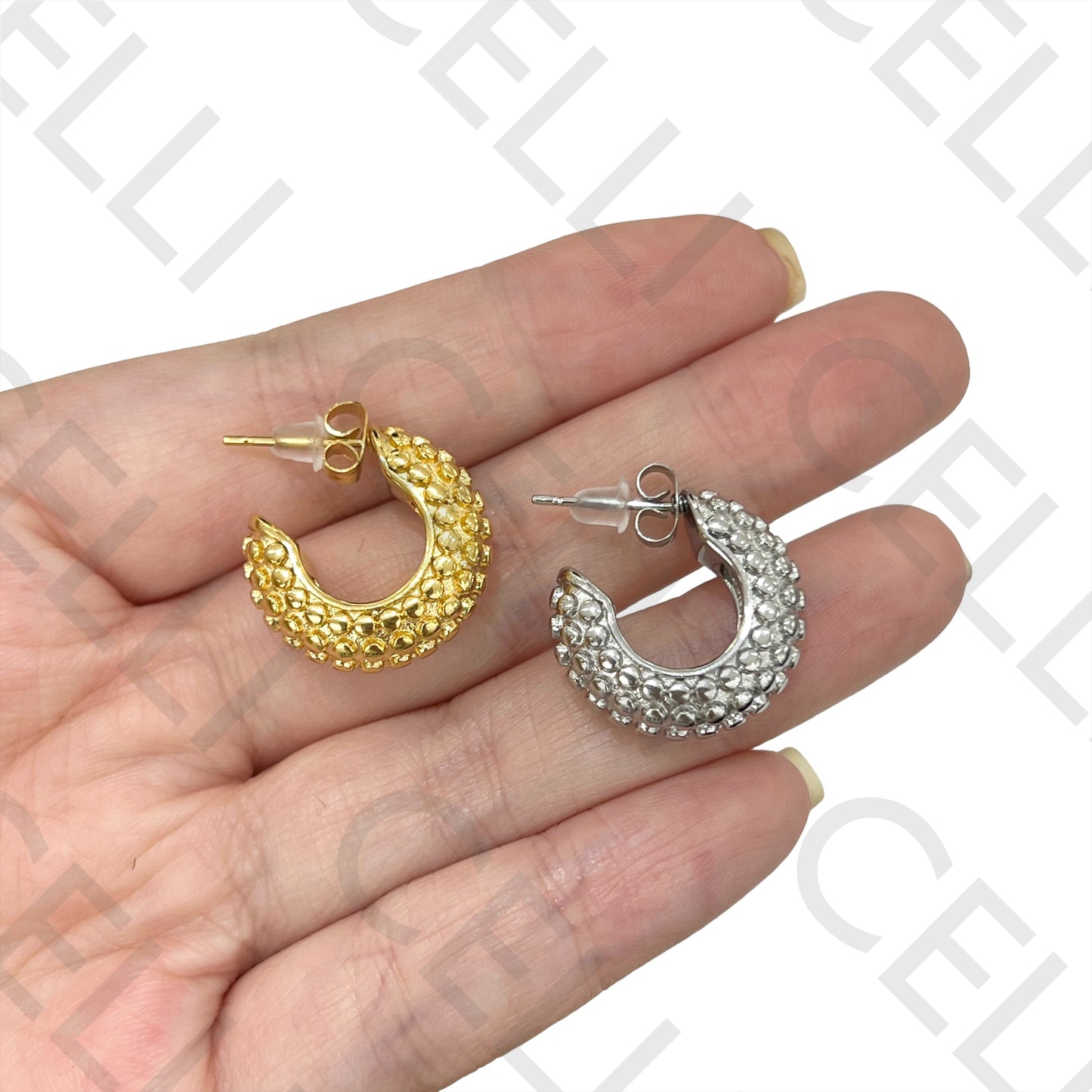 钢制圈形耳环 - 细节装饰