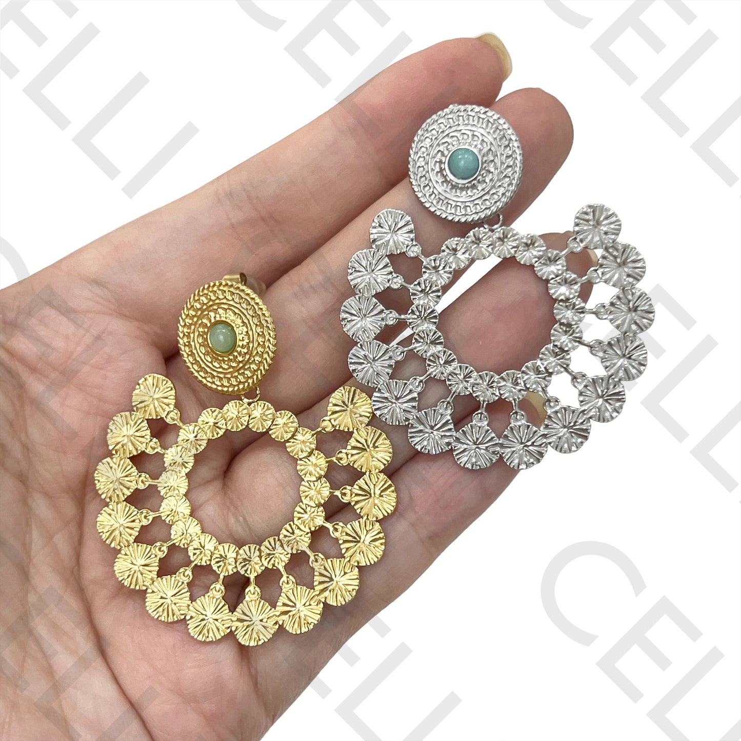 钢耳环 - 带宝石细节