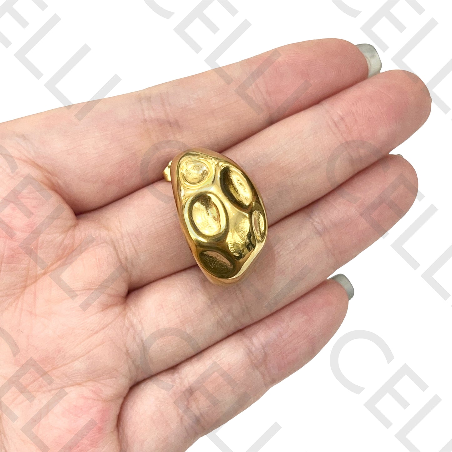 钢耳环 - 细节设计