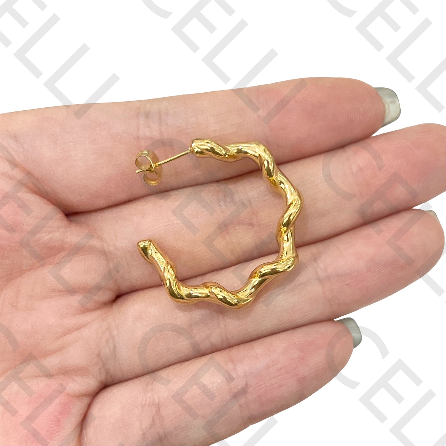 不锈钢耳环 - 扭曲细节