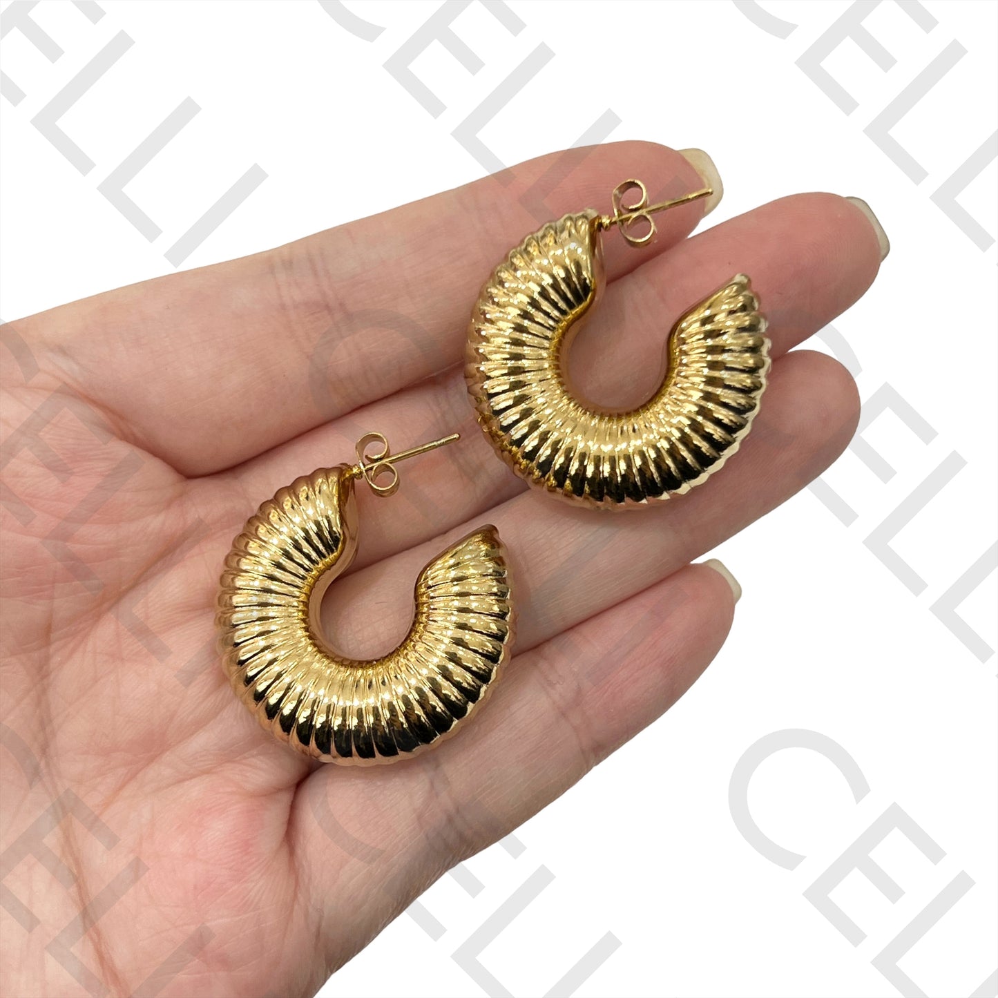 粗条纹细节的钢制耳环