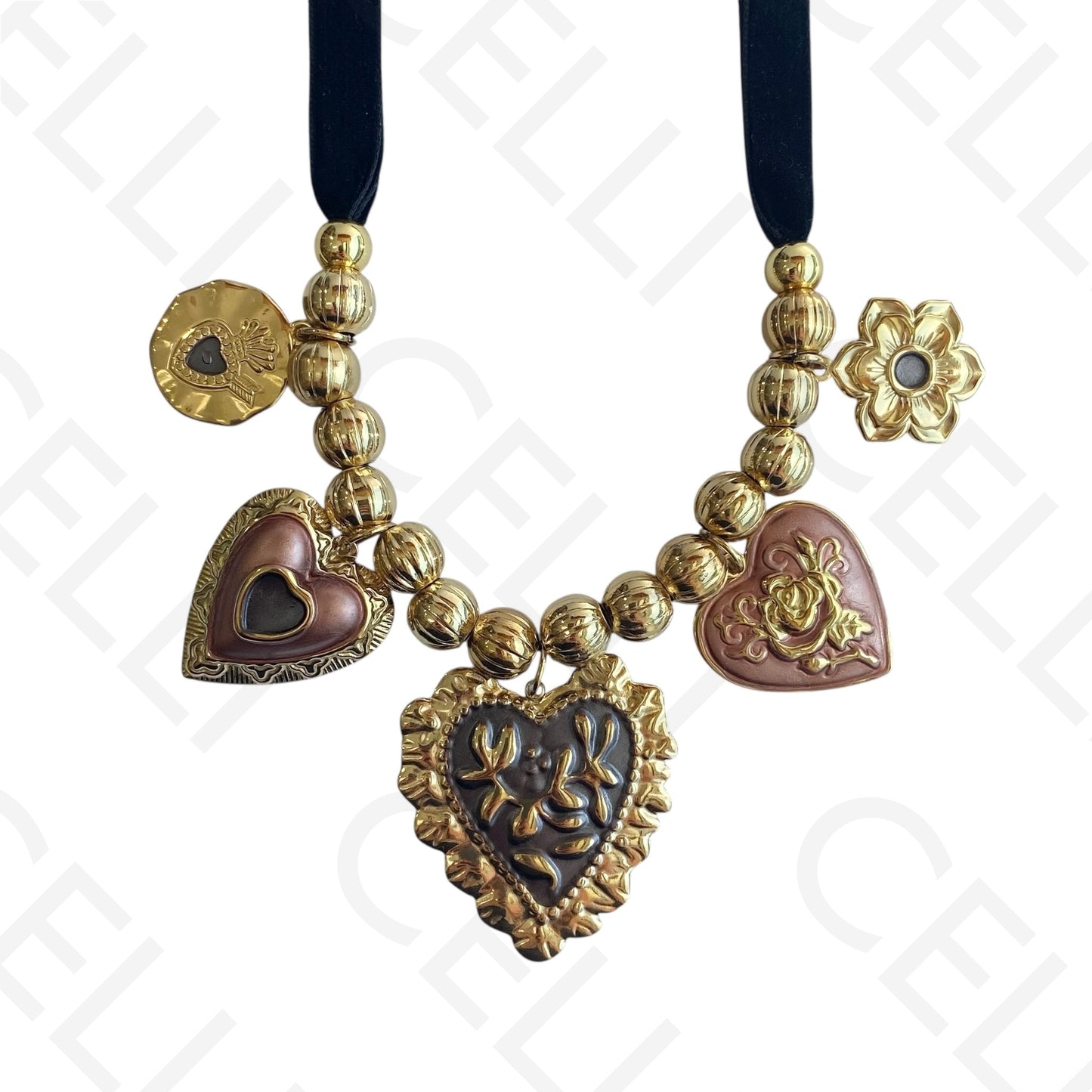 Collar de acero - hilo de terciopelo, múltiples colgantes corazones