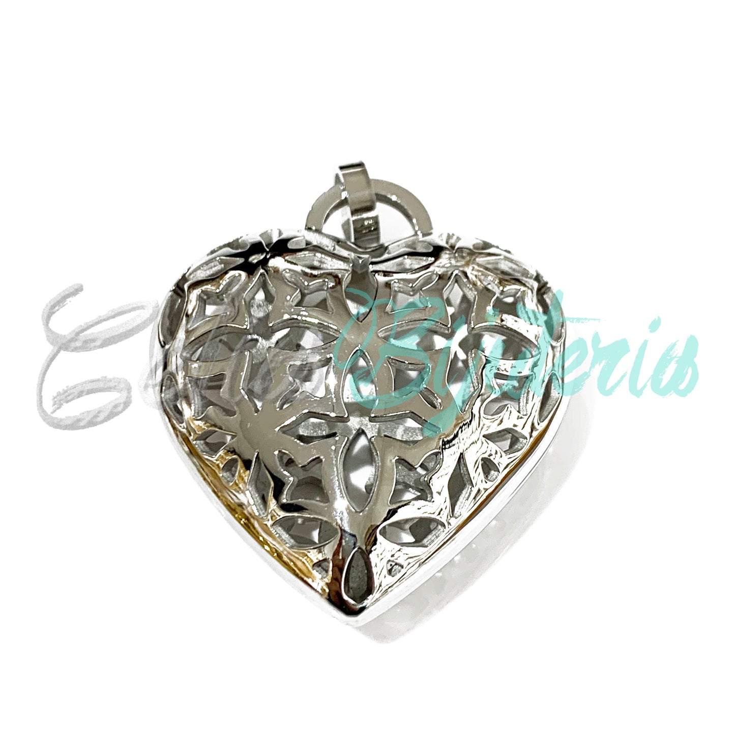 钢铁勋章 - 带细节的心形