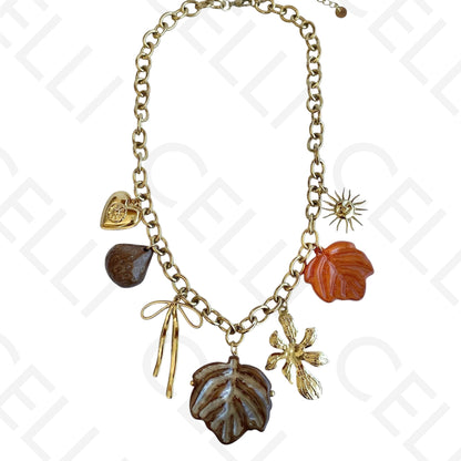 Colar de aço - multi pendentes com folhas em resina