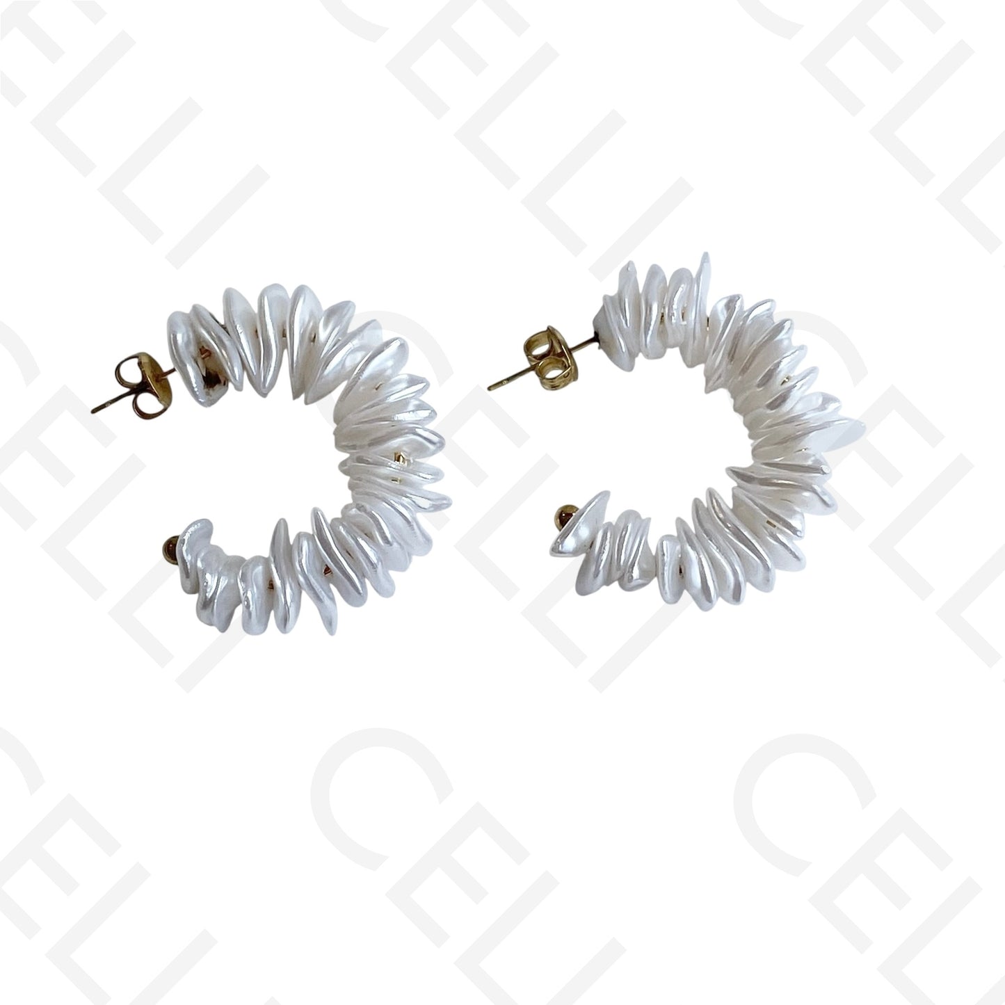 Brinco de aço - argola con perlas irregulares