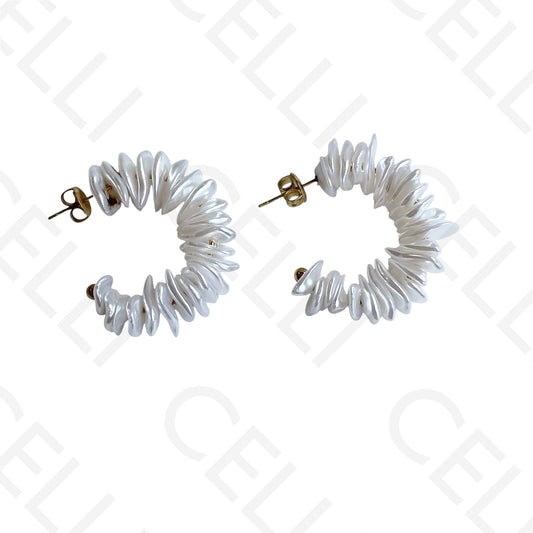 Brinco de aço - argola con perlas irregulares