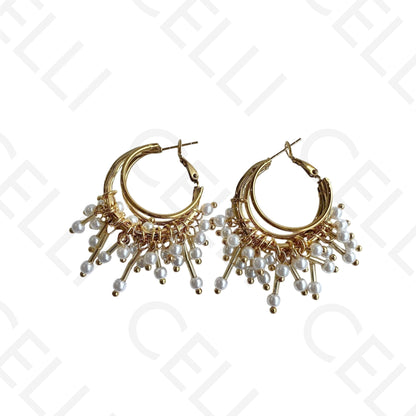 Brinco de aço - argola con perlas colgadas