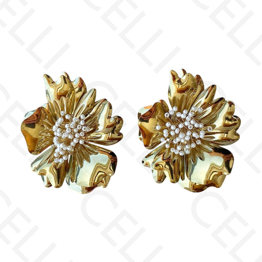Brinco de aço - flor com pérolas