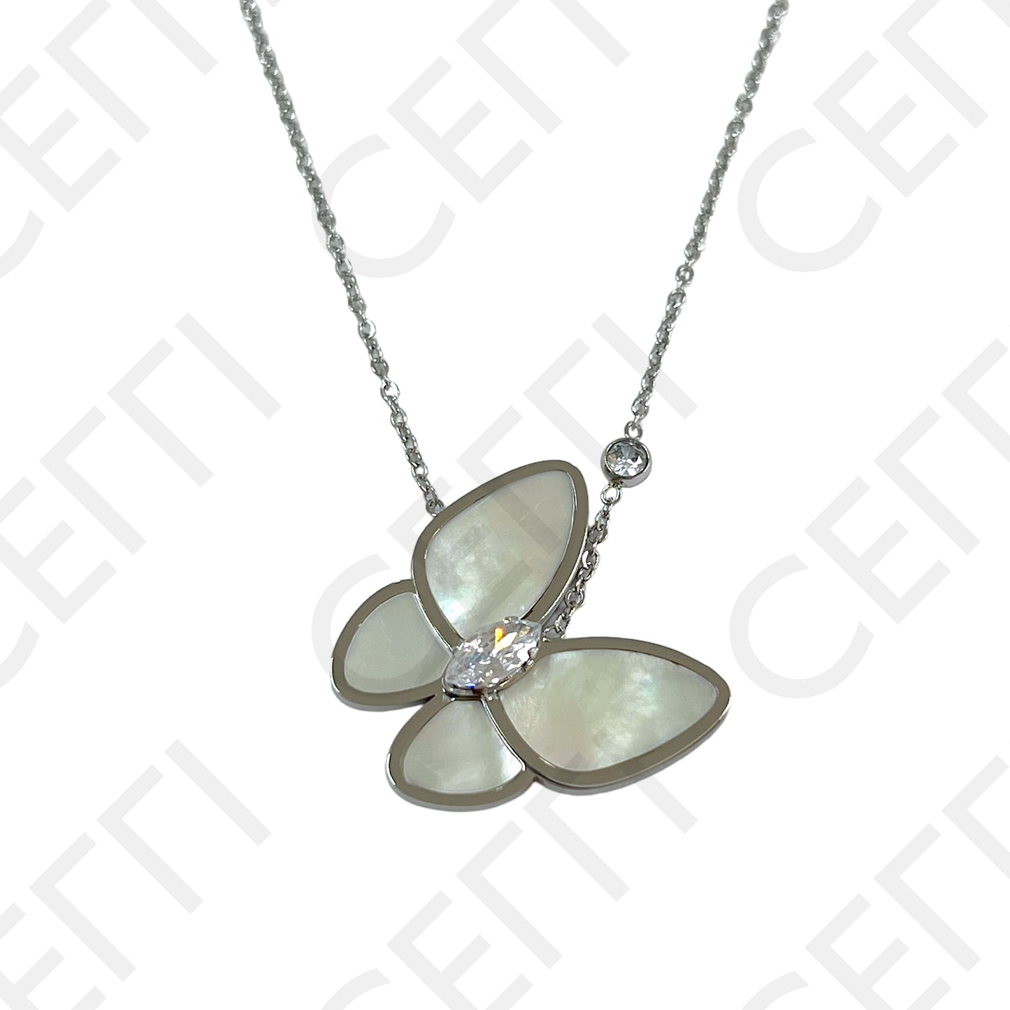 钢制项链 - 带珍珠母的蝴蝶