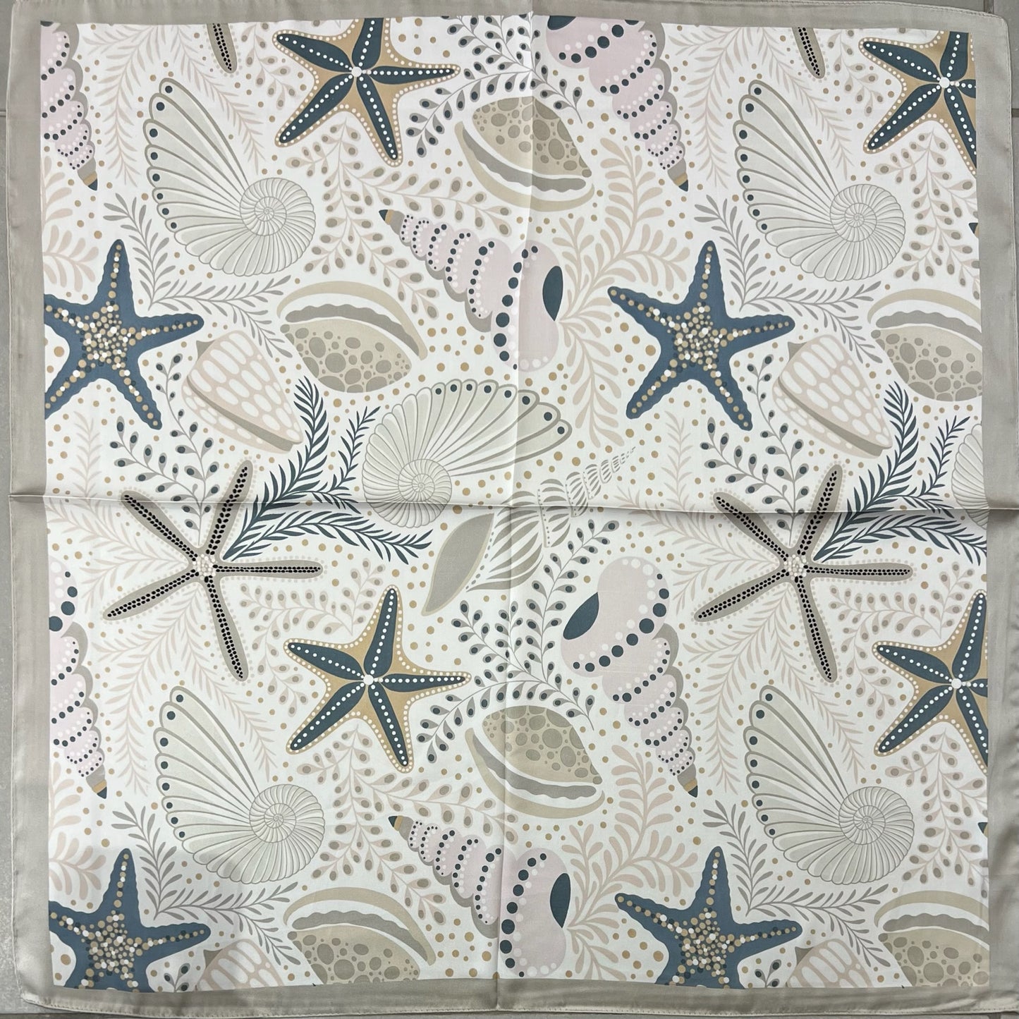 Lenço - 70cm x 70cm