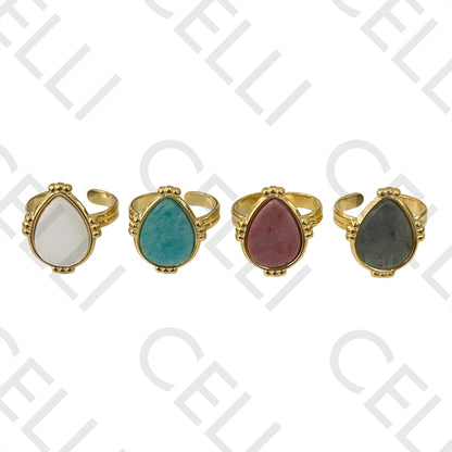 Anillo de acero: detallado con piedra caída natural