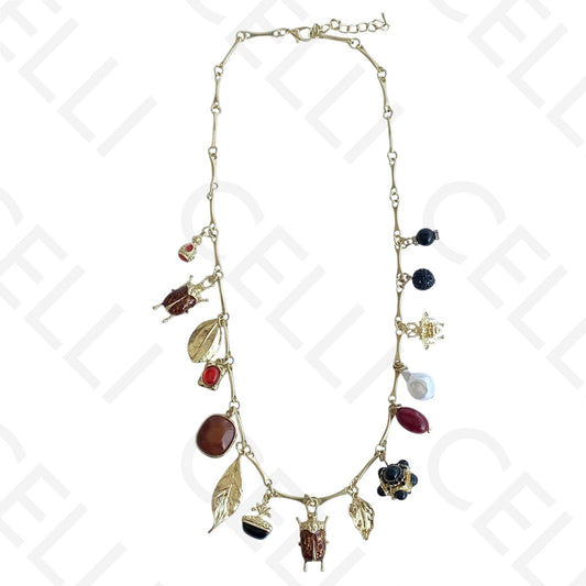 Colar de moda - múltiplas medalhas