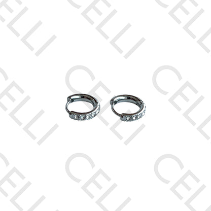 Salto de acero - anillo con diamantes (una fila)