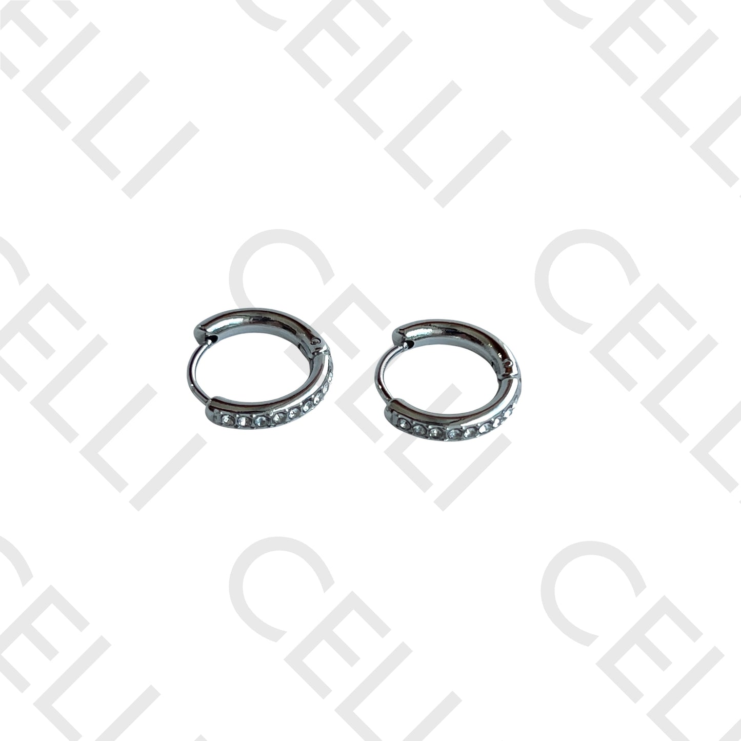 Salto de acero - anillo con diamantes (una fila)