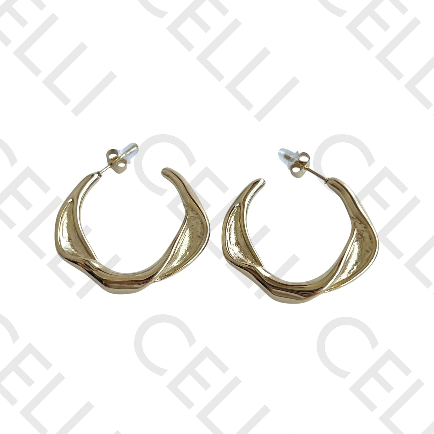 Salto de acero - anillo torcido