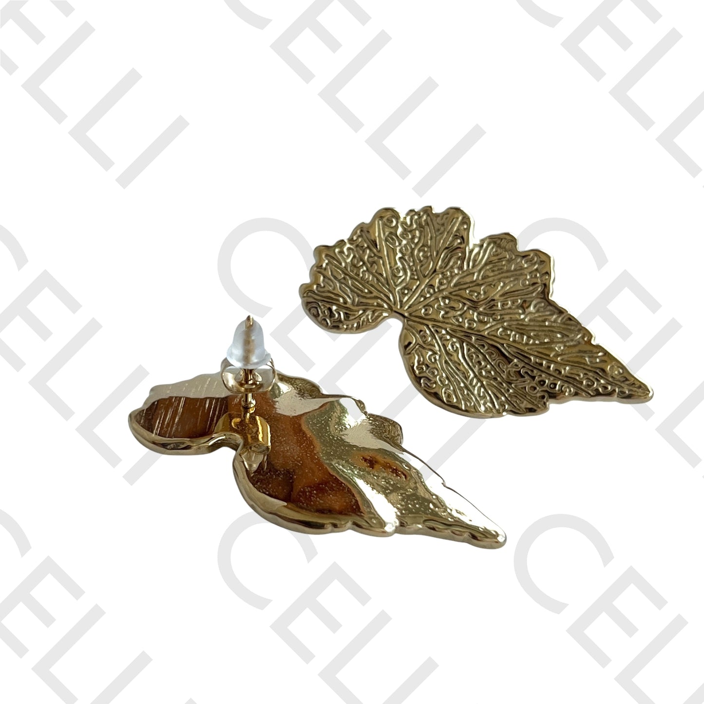 Salto de acero - lámina trabajada