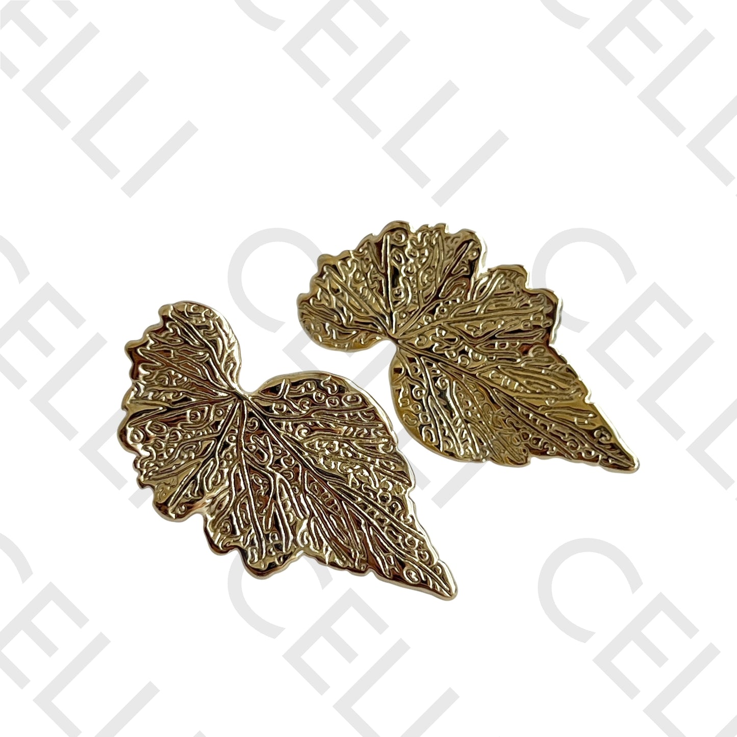 Salto de acero - lámina trabajada