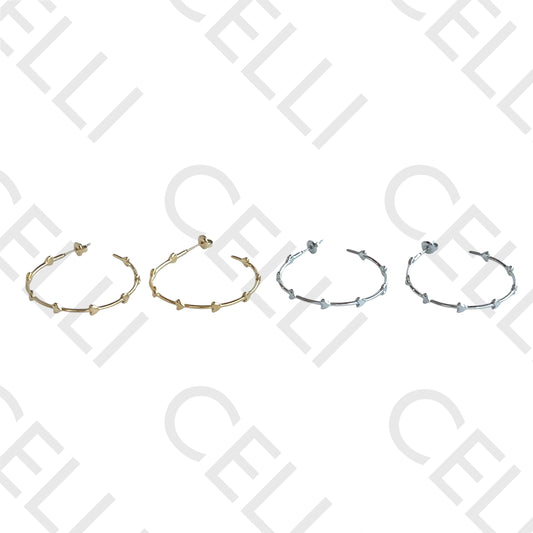 Salto de acero - anillo con corazones