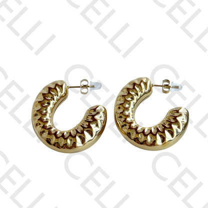 Brinco de aço - argola trabalhada (oco)