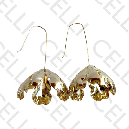 Salto de acero - flor colgante