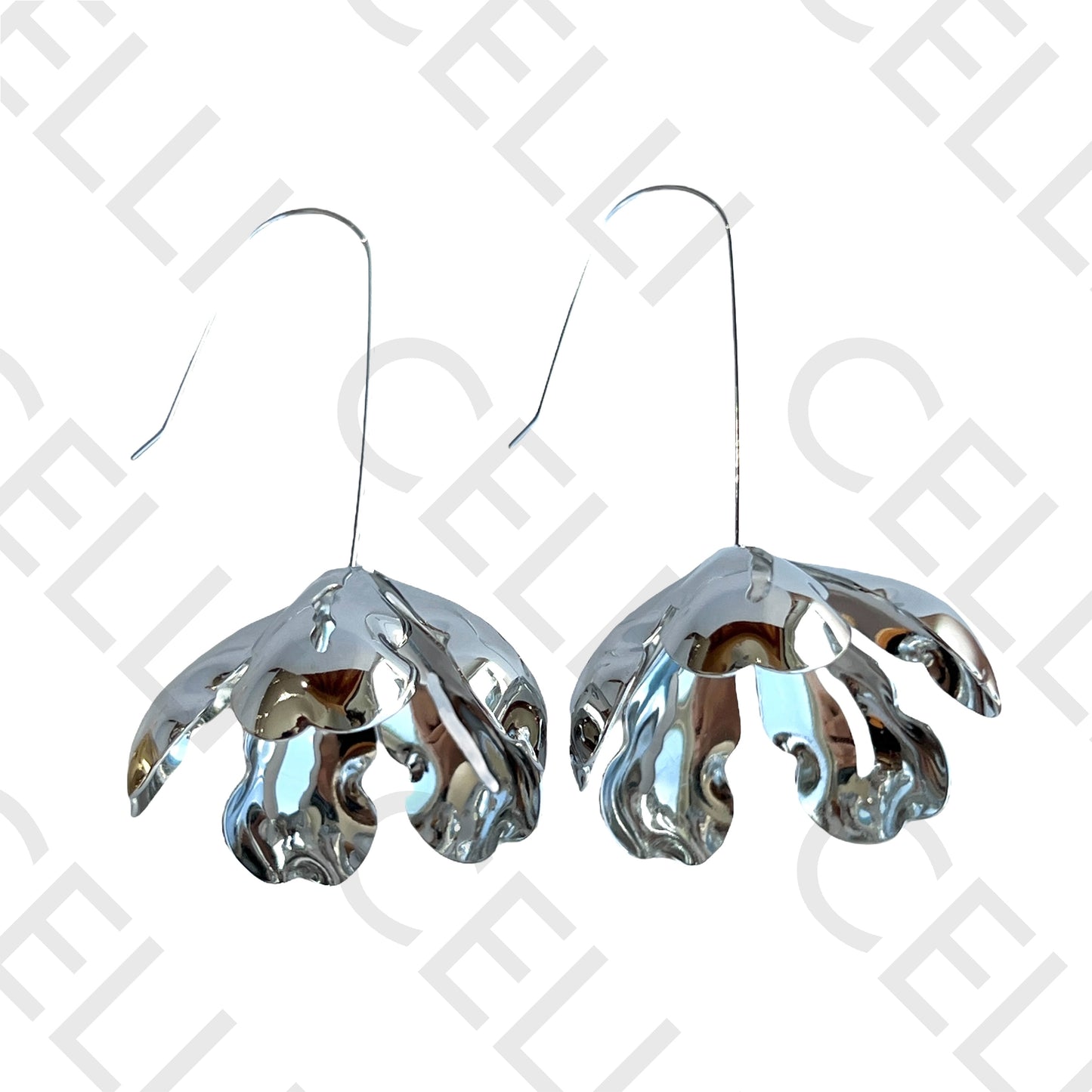 Salto de acero - flor colgante