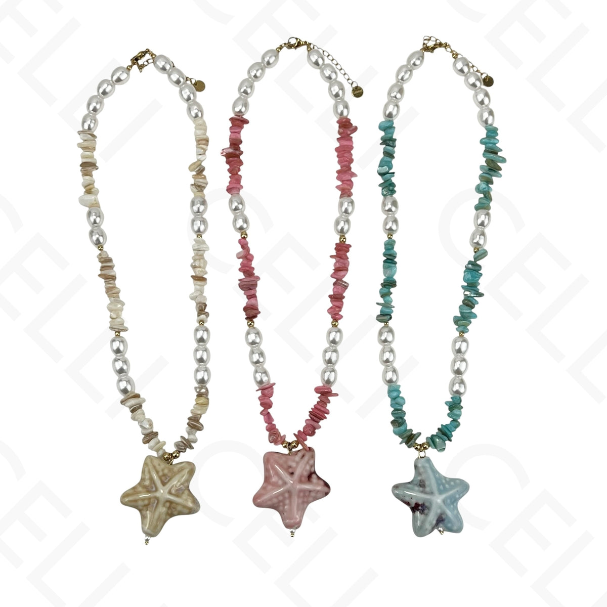 Collar de acero con estrellas de mar, resina, perlas y nácar.