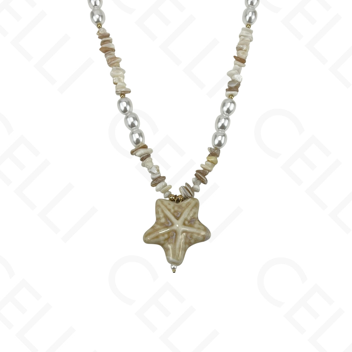 Collar de acero con estrellas de mar, resina, perlas y nácar.