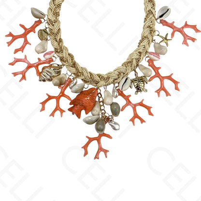 Collar de moda: colgantes de hilo entrelazado y resina.