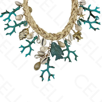 Collar de moda: colgantes de hilo entrelazado y resina.