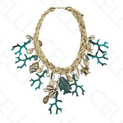 Collar de moda: colgantes de hilo entrelazado y resina.