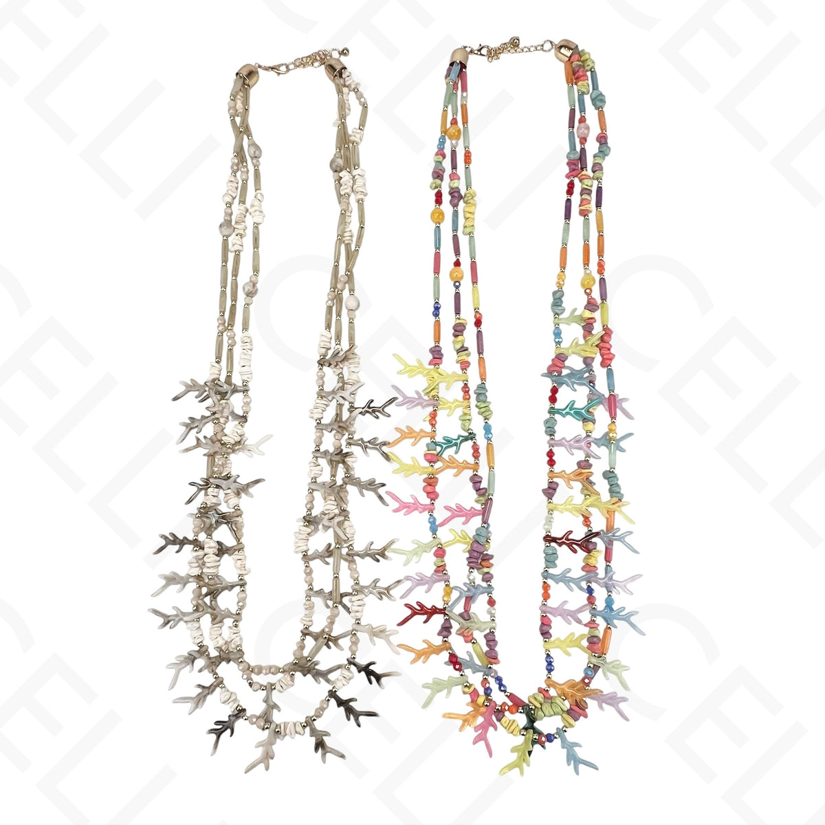 Collar de moda: piedras, resina y nácar.