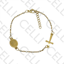 Cargar imagen en el visor de la galería, Pulsera de acero - cadena esmaltada con santo y cruz
