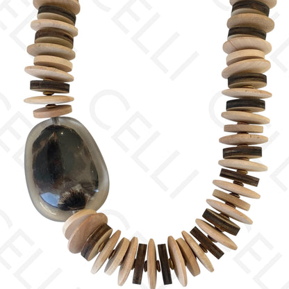 Colar de moda - discos de madeira