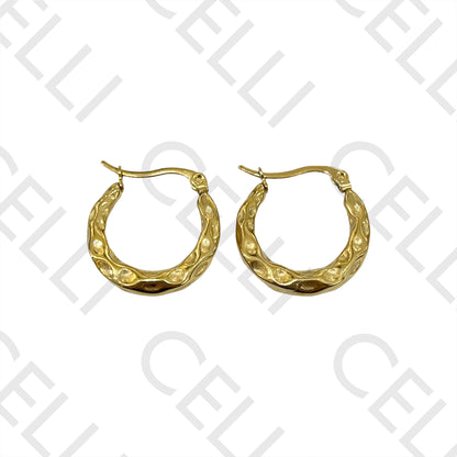 钢制圈形耳环 - 细节装饰