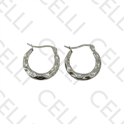 钢制圈形耳环 - 细节装饰