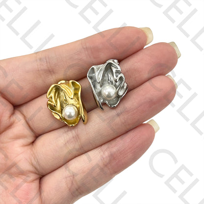 钢耳环 - 带珍珠的花朵