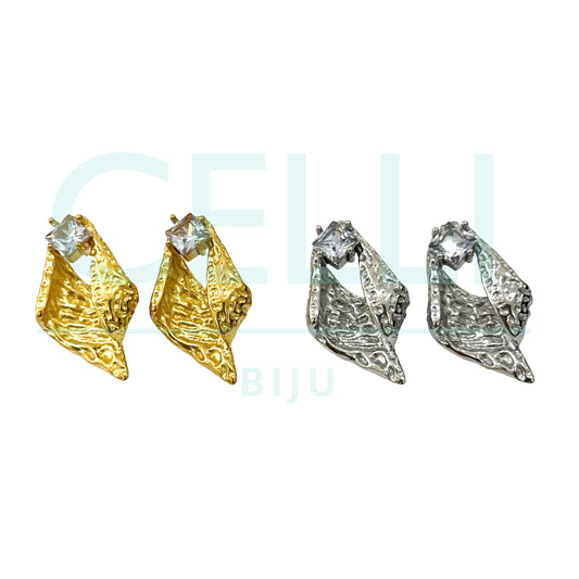 Brinco de Aço - detalhado com brilhante