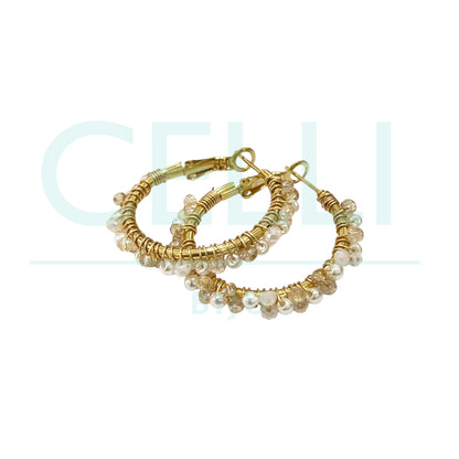 Pendiente de aro de acero - perlas y cristales facetados