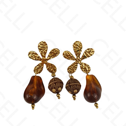 Brinco de aço - flor e pendentes de resina