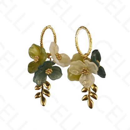 Brinco de aço - flores de resina