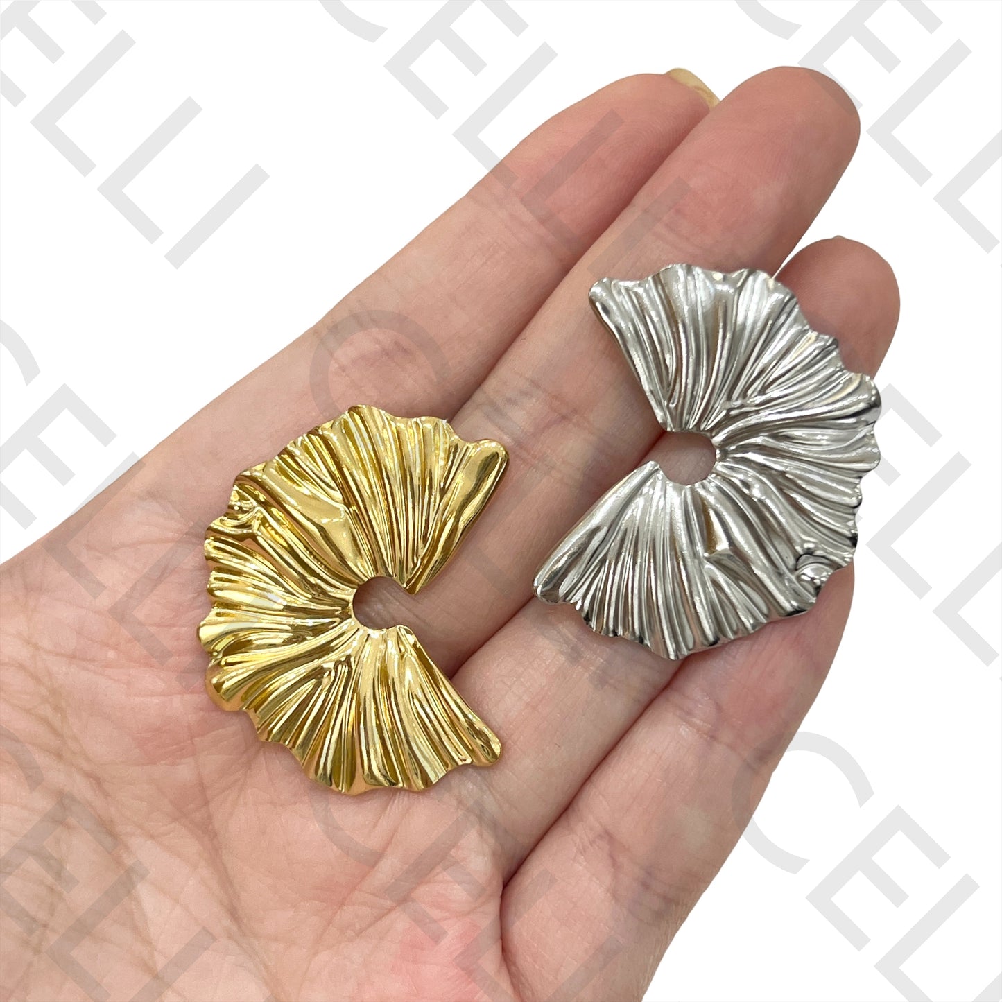 钢耳环 - 细节设计