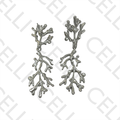 钢制耳环 - 珊瑚细节带珍珠