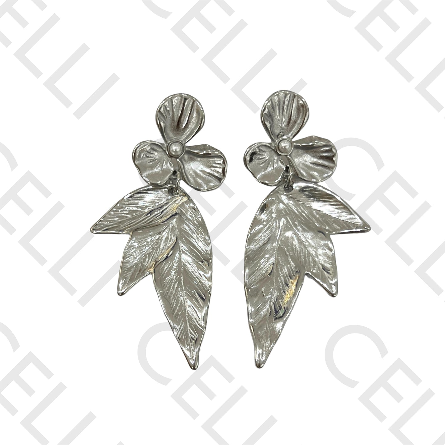 钢制耳环 - 花朵和叶子细节带珍珠