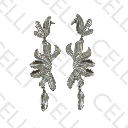 钢制耳环 - 细节花朵和叶子